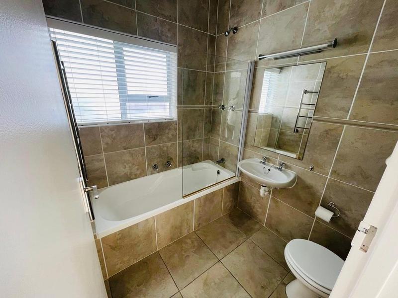 To Let 2 Bedroom Property for Rent in Simons Town Western Cape